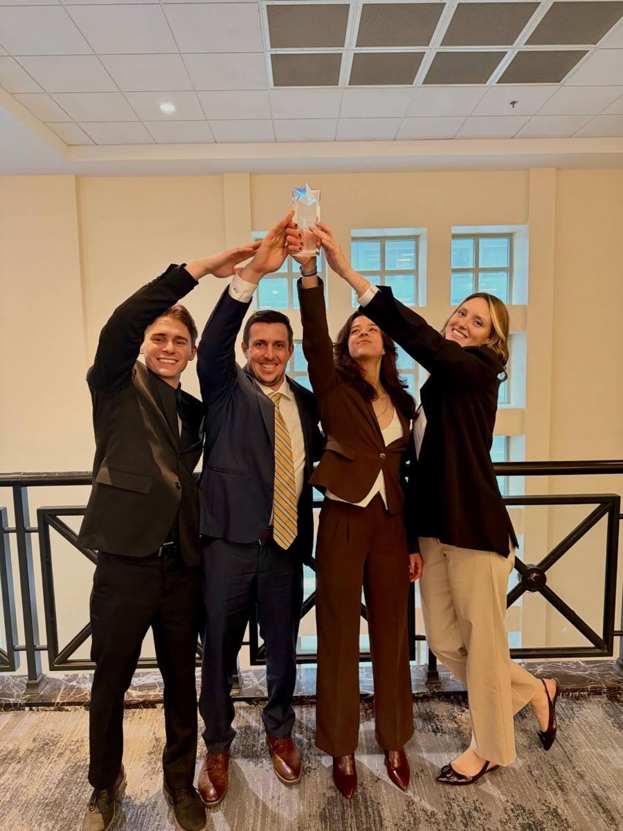 LACUNA Inc. marketing professional in the field