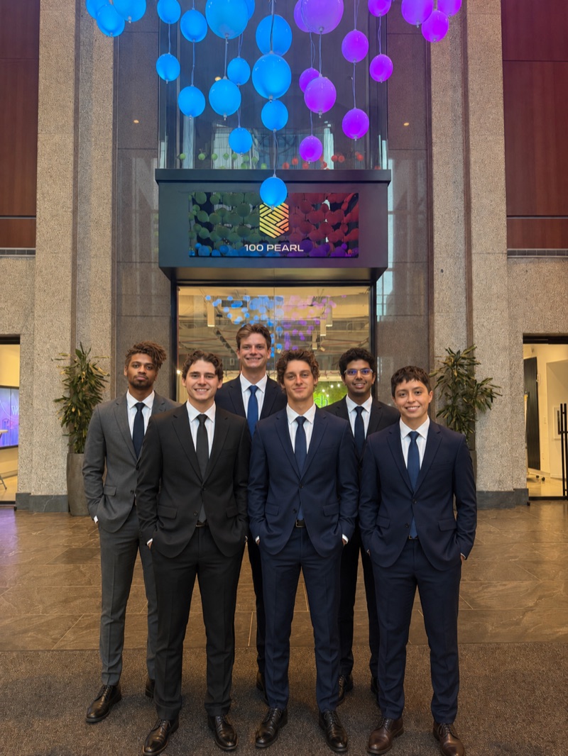 LACUNA Inc. team of representatives at the 100 Pearl Street office